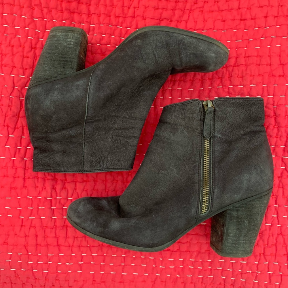 Black Ankle boot with Zip by Nordstrom